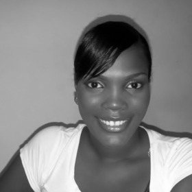 I love the simple makeup look and how it showed through on camera. I had a neutral eye that brighten my eye area.