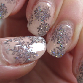 snowflakes with the newspaper-alcohol method 