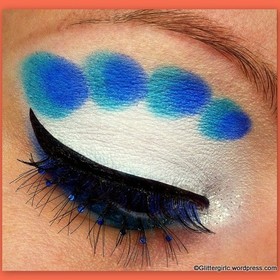 Makeup look inspired by unicorn eggs. I'm using Sugarpill lashes and eyeshadows and Makeup Geek eyeshadows! :) 