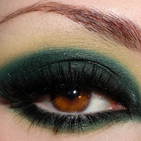 Midnight Forest - Enticing Emerald Eyes