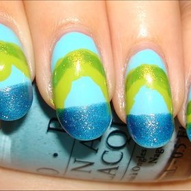 Loch Ness Monster Nails
Nail tutorial & more photos here: http://www.swatchandlearn.com/nail-art-tutorial-loch-ness-monster-nails/