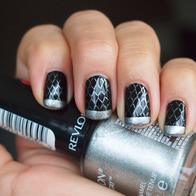 I received my Bundle Monster stamping plates and I had to try it out right away. This is my second attempt after using the terribly streaky Konad black. 