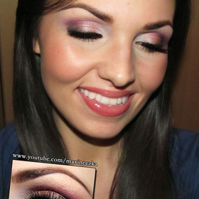 tutorial: http://www.snobka.pl/artykul/makijaz-uwodzicielski-roz-13619