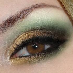 Hunger Games' Katniss Everdeen Inspired Look! Go to my blog to check out what products I used :) http://bowsandcurtseys.blogspot.com/2011/07/hunger-games-katniss-everdeen-inspired.html