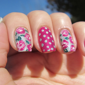 roses & polka dots nails @gemsinabottle