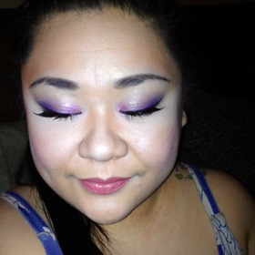 Holy reflective face!

Eye Makeup of the Day - 12/26/2011

Check out my blog post for products used:
http://youthebeautiful.blogspot.com/2011/12/eye-makeup-of-day-purple.html