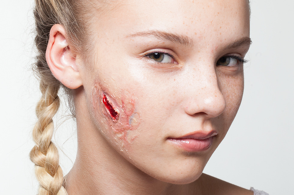 HALLOWEEN MAKEUP EFFECTS: Quick and easy scar