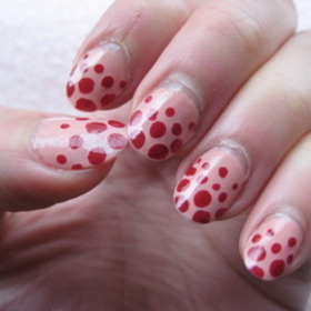 pink and red dot gradient