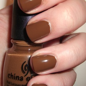 Mahogany Magic. Like you dipped your nails in melted chocolate. Or as Iliza Shlesinger always talks about on Twitter... maybe into the Chocolate Fountain at Golden Corral! 