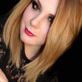 Oops! Naughty Me! Check out my blog post for more info and photos:

http://bowsandcurtseys.blogspot.com/2011/09/oops-naughty-me-makeupbee-velour-lashes.htmlDSC05223