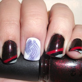 Portland Trailblazer Nails!!
http://polishmeplease.wordpress.com