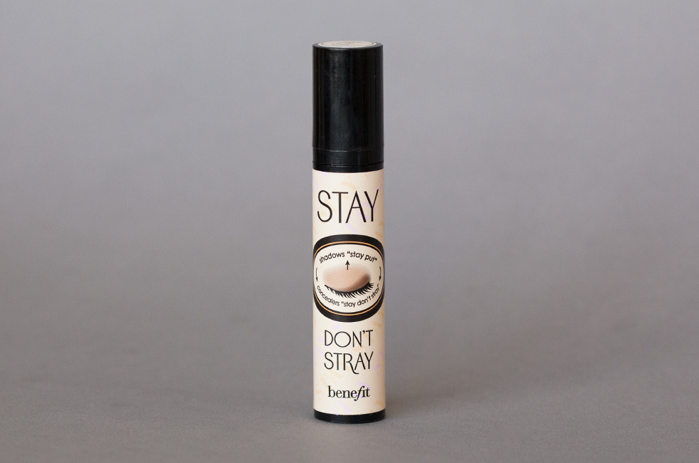 Eyeshadow Primer: Benefit Stay Don't Stray