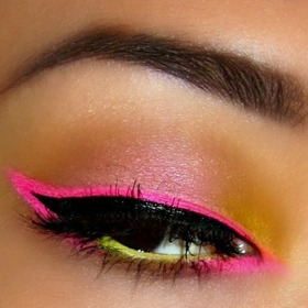 i used the same sleek acid palette but the yellow in the inner corner didn't really show up...oh well! (: 
