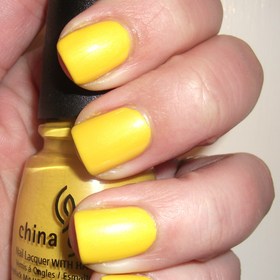 The perfect yellow! China Glaze Sunshine Pop
http://polishmeplease.wordpress.com