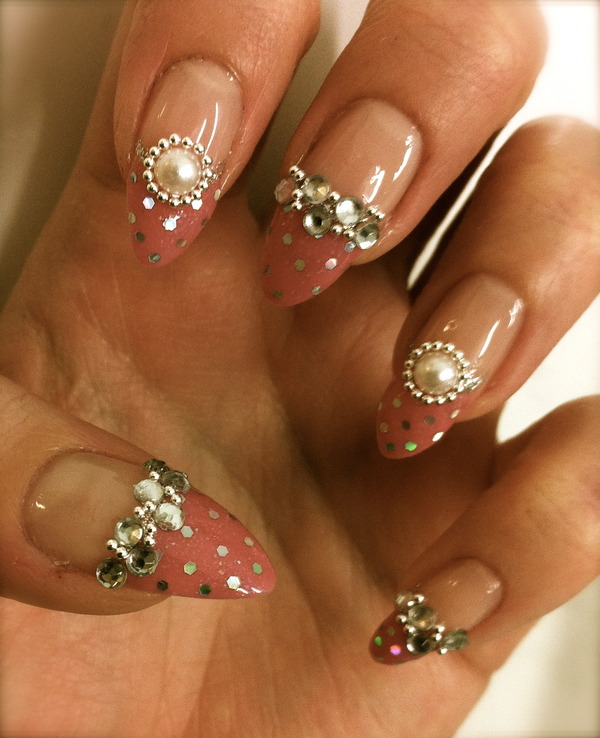 Pink French Tip Gyaru Nails | Kirakiranail K.'s (kirakiranail) Photo