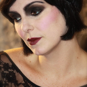 1920's Photoshoot
Makeup & Photography by girlcanpaint
Model - Megan