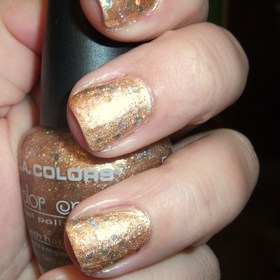 Glitzy Gold Nails