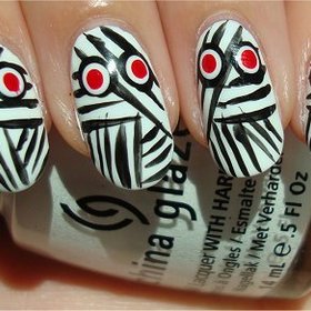 Underground-Graphic-Novel Mummy Nails
Nail tutorial & more photos here: http://www.swatchandlearn.com/nail-art-tutorial-mummy-nails/