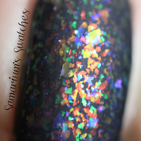 http://samariums-swatches.blogspot.com/2012/01/flakie-frenzy-matte.html