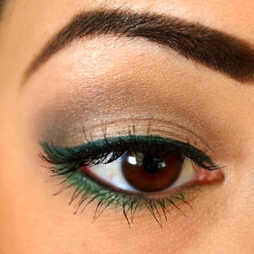 the new "MAC me over" fluidline in dark envy 