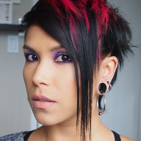 This look is similar to my Lusting for Mattes tutorial, but I wanted to show my new hair extensions! I am struggling to let my hair grow out and I needed a change, so i had two wefts sewn in.