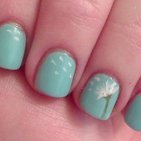 Just a cute little dandelion mani!