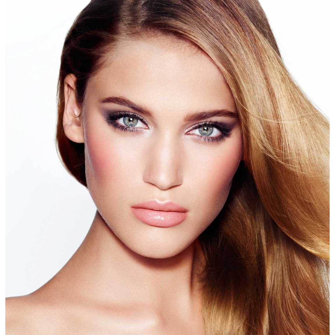 Charlotte Tilbury Get the Look The Uptown Girl product smear.
