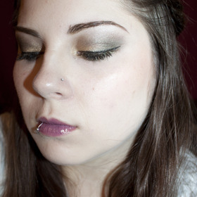 http://samariums-swatches.blogspot.com/2012/04/fotdeotd-yesterdays-notd-but-matte.html
