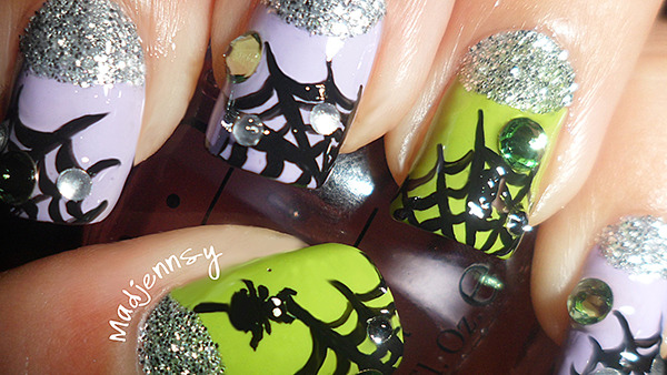 Halloween Nail Art: Blingy Spiderwebs