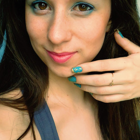 Matching make up & nails