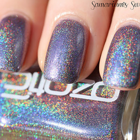 Ozotic 533

http://samariums-swatches.blogspot.com/2012/01/ozotic-533-holo-beautiful-ness.html