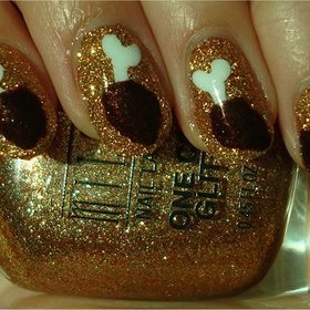 Chicken Drumstick Nails
Nail tutorial & more photos here: http://www.swatchandlearn.com/nail-art-tutorial-chicken-drumstick-nails/