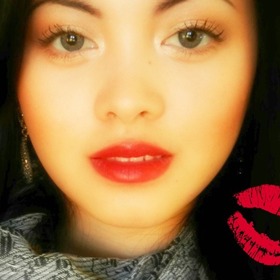  Neutral with Red lips Holiday Look
