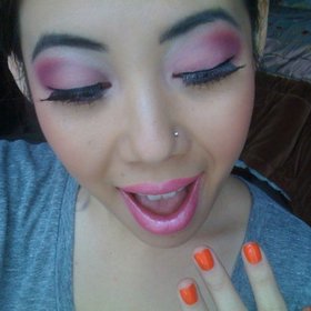 hot pink lids. barbie inspired :)