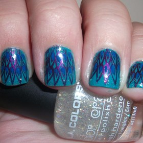 Peacock Nails with Glitter 