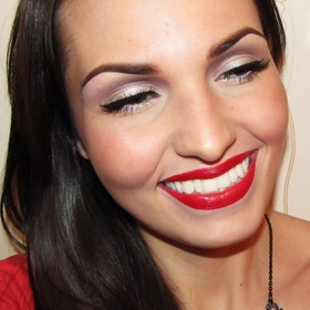 tutorial: http://www.youtube.com/watch?v=UJm3ikEfDK0&feature=g-upl&context=G2e3813eAUAAAAAAABAA