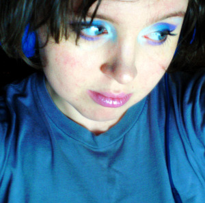 Blue and purple eyeshadow. Nice headphones. ;)
Should work on my foundation, lol.