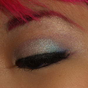 tutorial (kinda) at http://misskittycharms.blogspot.com/2011/05/fotd-super-bass-inspired.html