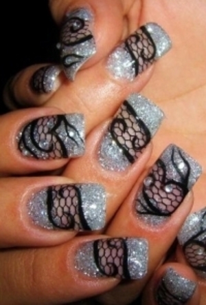 nails fun-lace and glitter