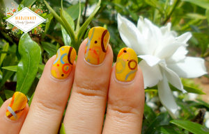 These japanese inspired nails are so easy to do! As easy as/simple than any simple japanese tutorial or stickers I've done and tried in the past :D These are my two favourites; yellow nail polish and acrylic paints, dots and abstract painting XX