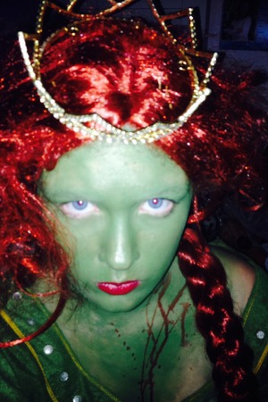 The makeup is easier than it looks , trust me . I do a creative character for Halloween every year and 2013 so happened to be dead princess Fiona. Hope you guyz like it (despite it's name (-: )