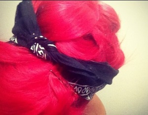 Ugh, I regret not keeping this color. When I went red and did creative things to my hair. <3 Up-do with bandana 