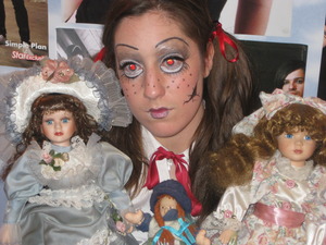 Last Halloween look: Dead creepy doll (sorry for the red eyes haha)