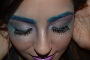 Used bright blue pigment from Urban Decay's Electric Palette to make aqua mermaid brow <3

Makeup: Brittney J
Model: Newsha Dabz