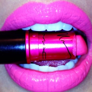 Nicki Minaj Viva glam lipstick 