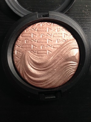 MAC Extra Dimension Mineralized Skinfish from the Magnetic Nude collection. This particular one is called "Superb." It's in high demand and sold out on the MAC website. I got the last one at my MAC store! 