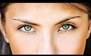 what colours enhance green eyes?