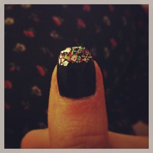 Navy nails with blinging tips using kardashians nail polish 
Easy to do! 