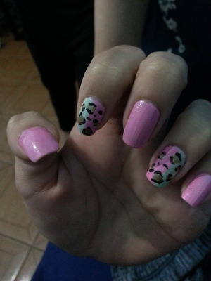 Leopard nails ;)