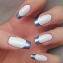 White and blue French manicure